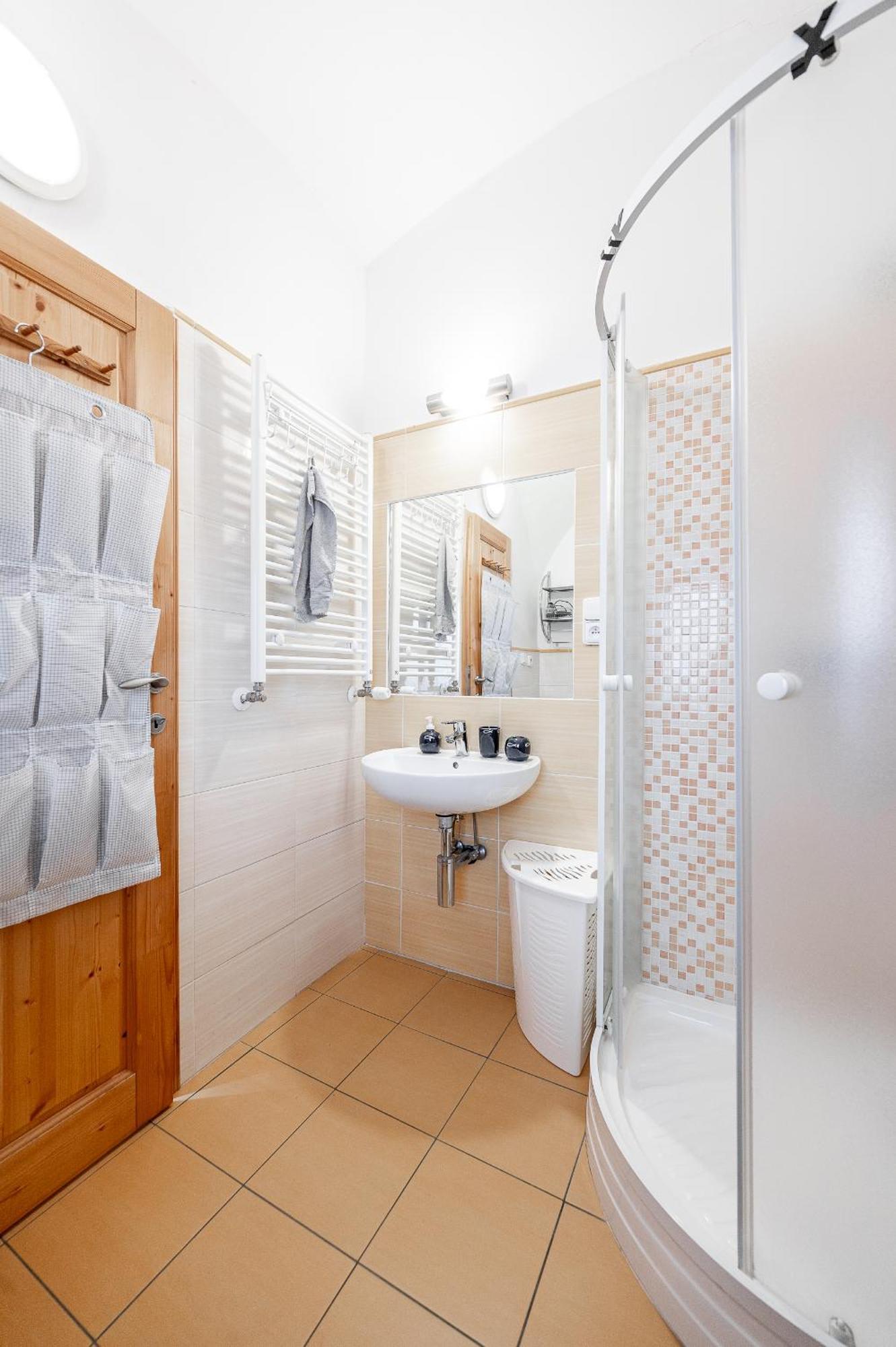 2 Flat Hlavna With Parking Апартаменти *